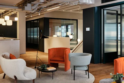 Shaftesbury Plc, office interior by TSI Workspace, photo 2