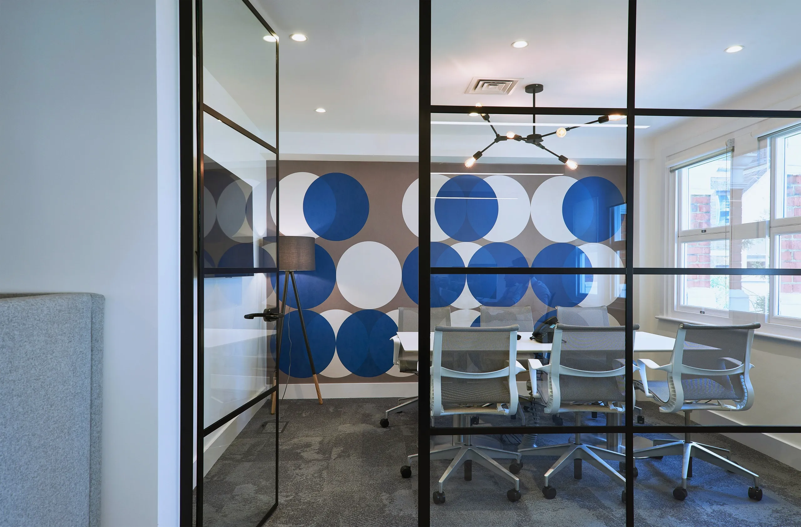 Open Contracts, office interior by TSI Workspace, photo 6