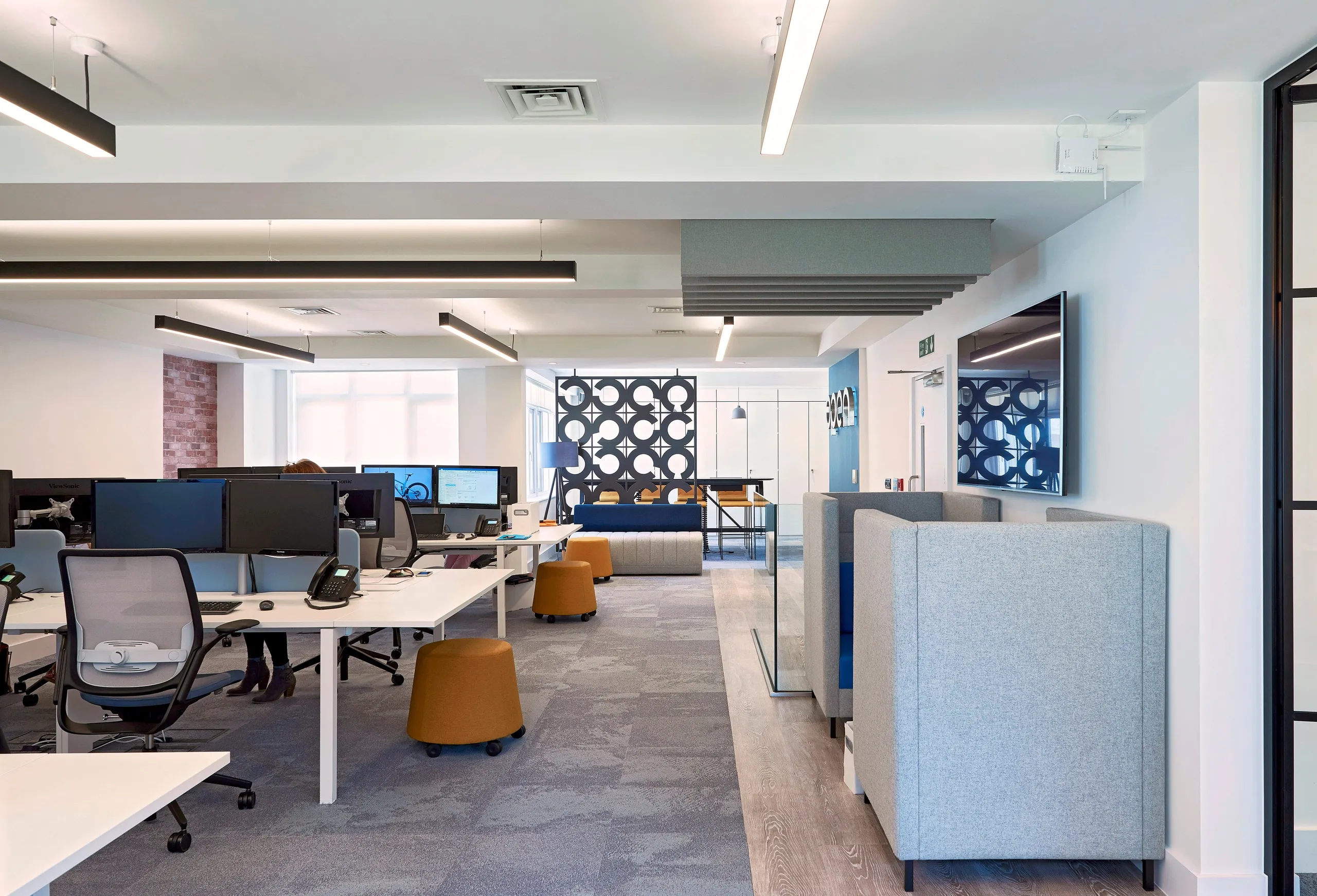 Open Contracts, office interior by TSI Workspace, photo 4