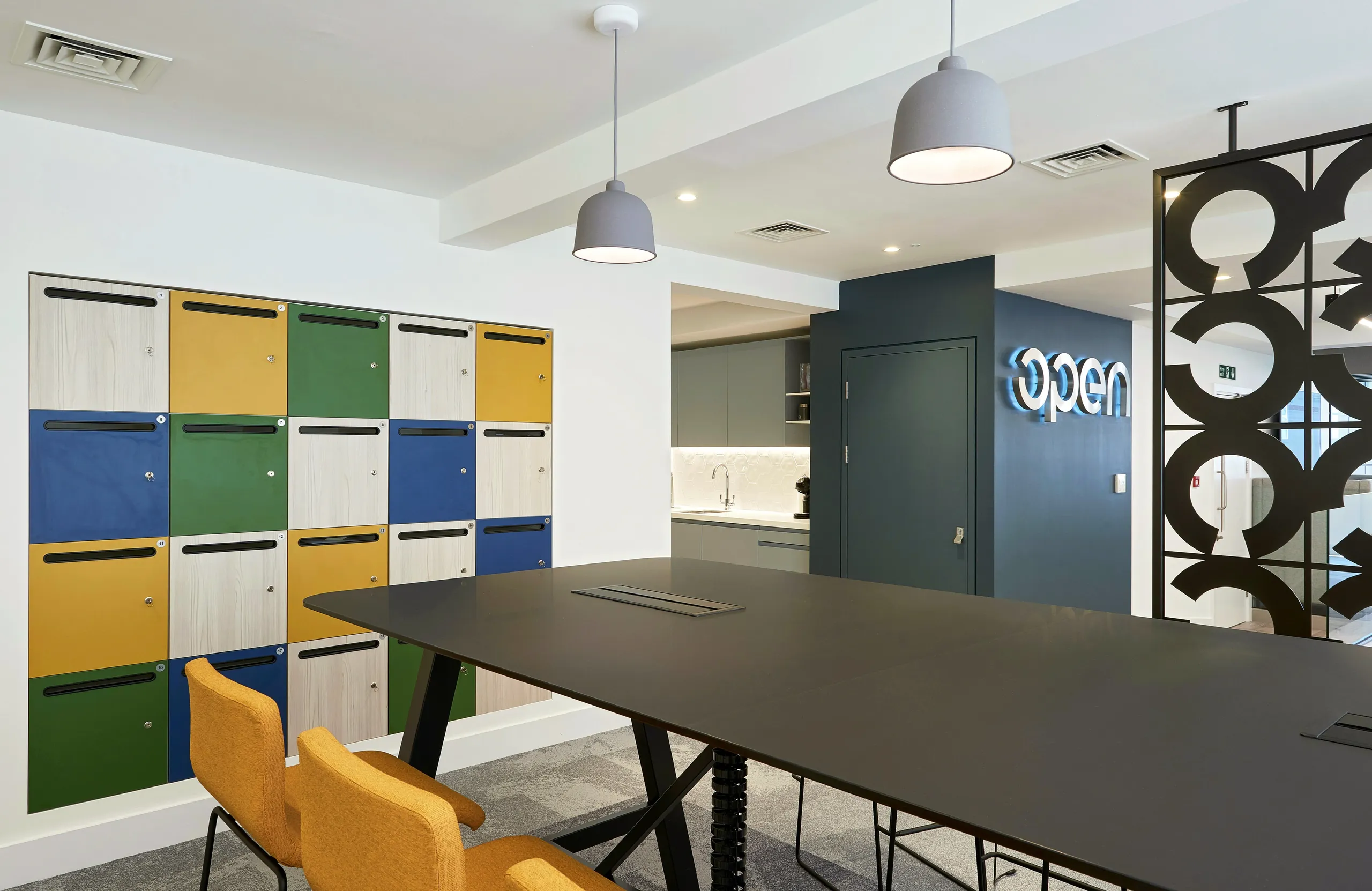 Open Contracts, office interior by TSI Workspace, photo 1