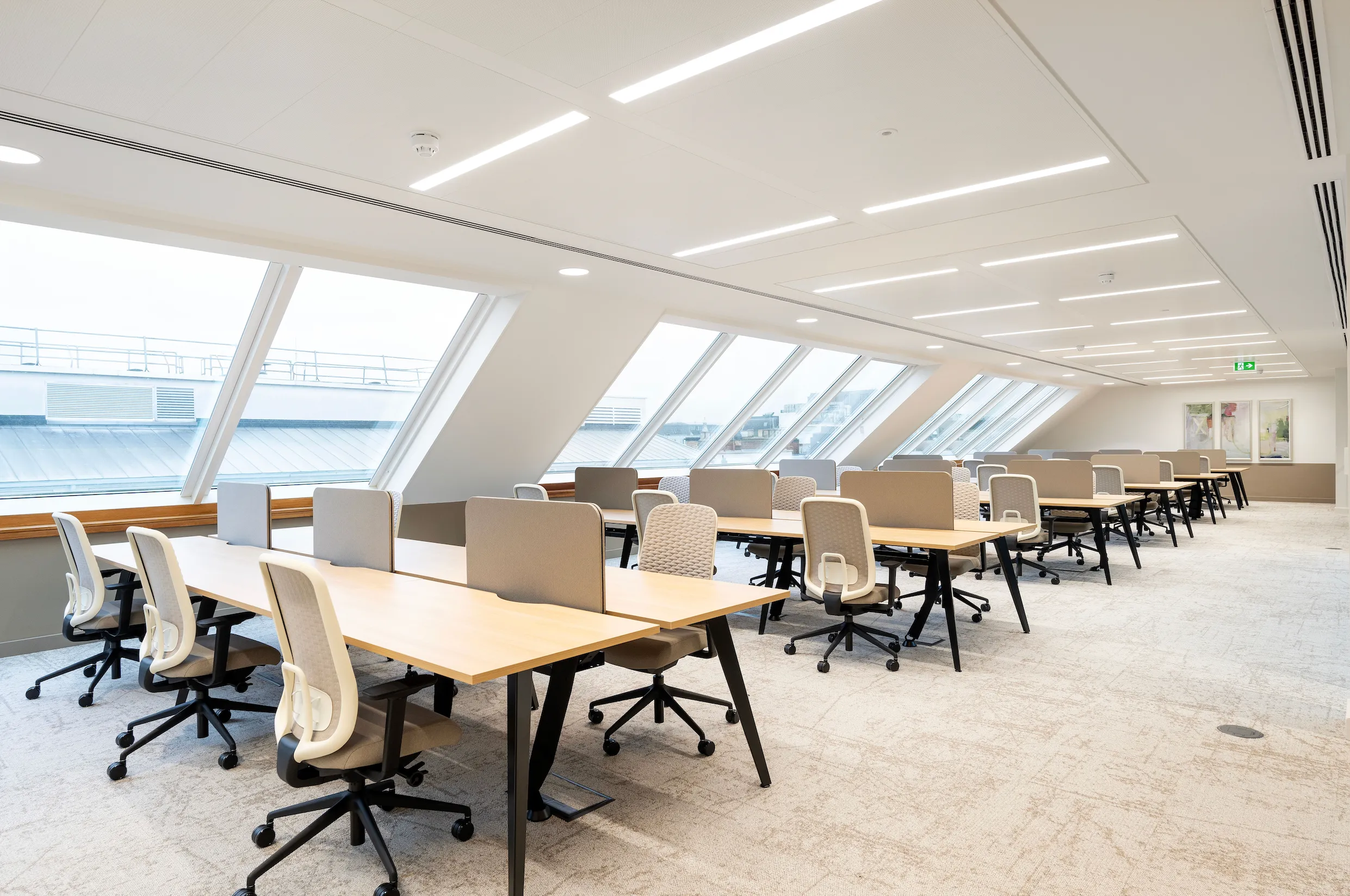 Golden House, office interior by TSI Workspace, photo 2