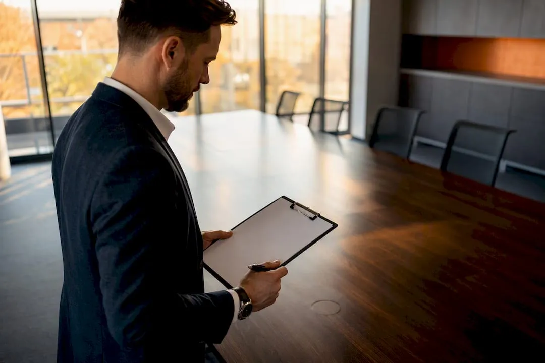 Furniture snagging checklist for facilities managers on-site