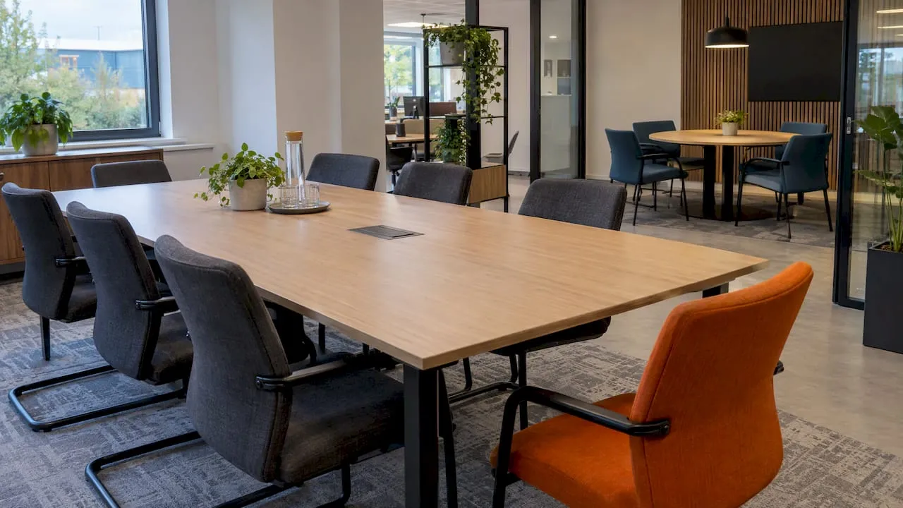 Meeting Table Shapes: How to Choose for Your Room
