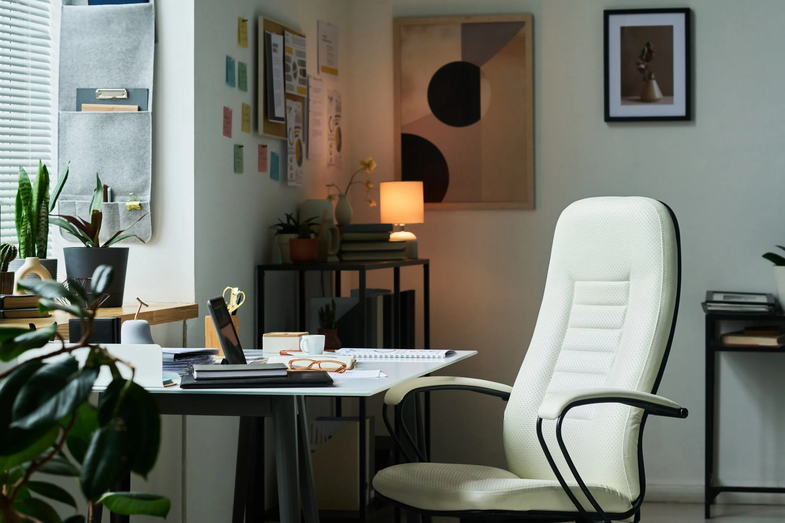 5 Key Considerations for an Ergonomic Home Office Setup
